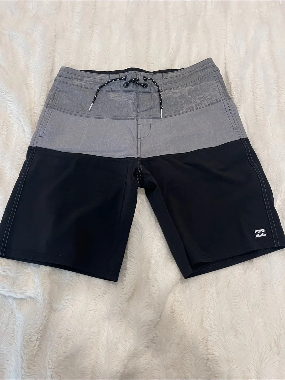 Billabong Men’s Gray and Black Colorblock Swim Board Shorts